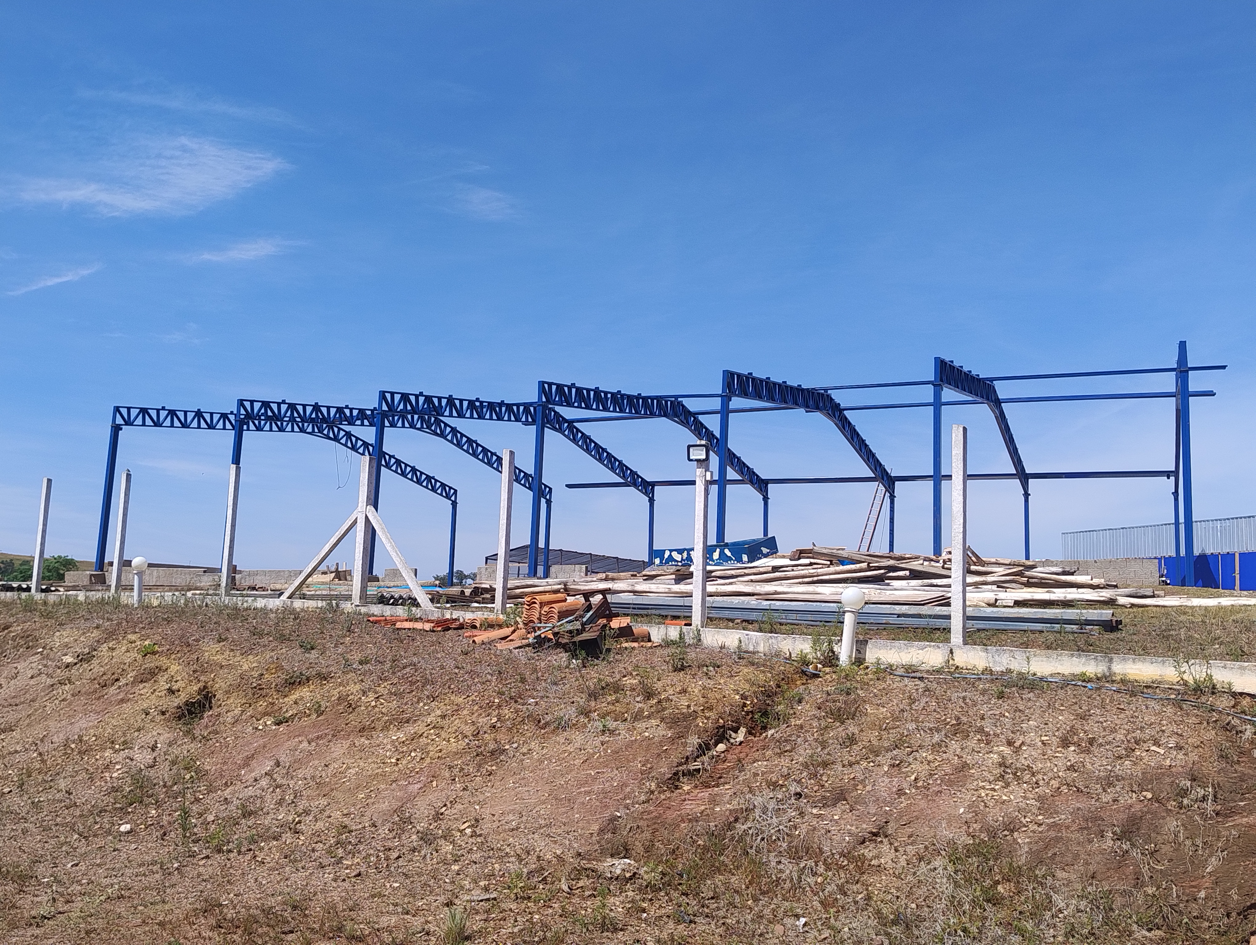 CONSTRUÇÃO DO AUDITÓRIO À TODO VAPOR