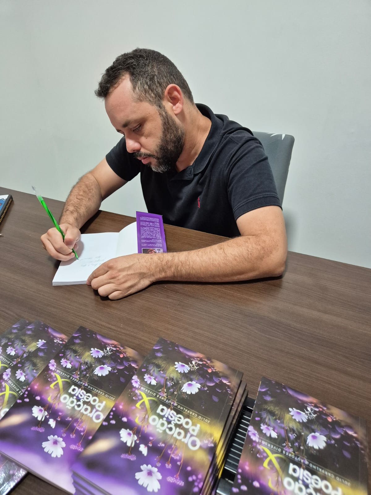 LANÇAMENTO DO LIVRO ORAÇÃO E POESIA EM UBERLÂNDIA 